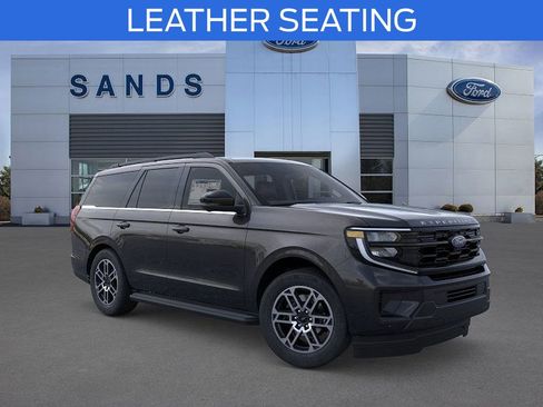 New 2025 Ford Expedition Active image 7