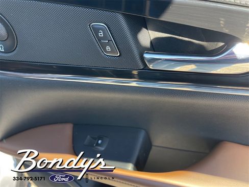 Used 2021 Lincoln Nautilus Reserve w/ Monochromatic Package image 24