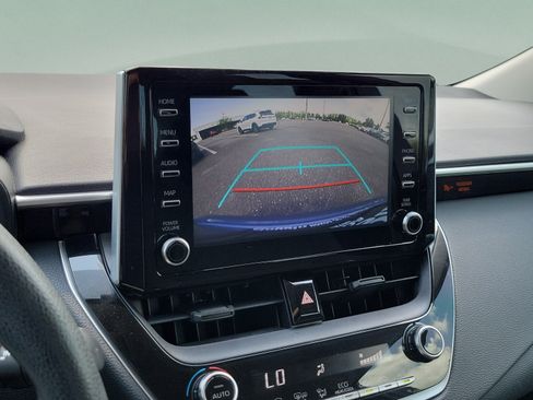 Used 2020 Toyota Corolla LE FWD image 30