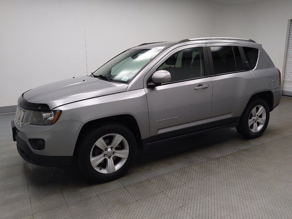 Used 2017 Jeep Compass Latitude AWD/4WD image 2