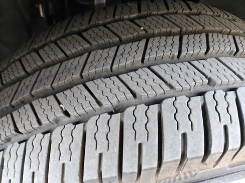 Used 2018 Chevrolet Tahoe LT image 16