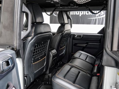 Used 2024 Ford Bronco Badlands image 52