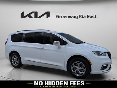 Used 2022 Chrysler Pacifica Limited