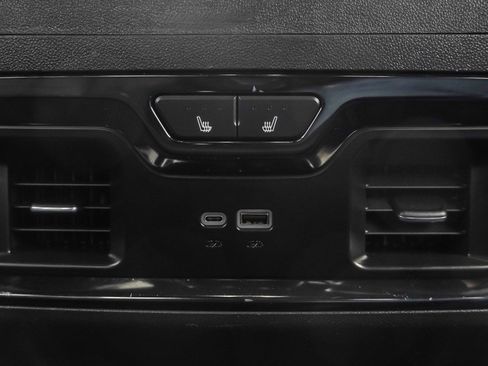 Used 2024 Chevrolet Silverado 1500 ZR2 w/ Technology Package image 33