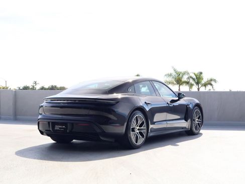 Certified 2022 Porsche Taycan image 9