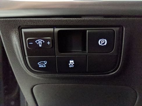 Used 2025 Hyundai Tucson Limited FWD image 13