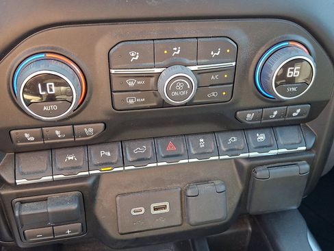 Certified 2022 Chevrolet Silverado 1500 LTZ w/ LTZ Premium Package image 18