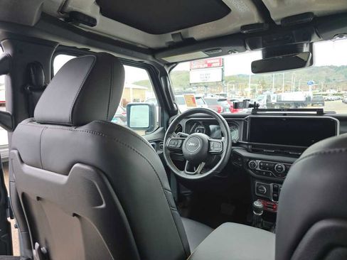 Used 2024 Jeep Wrangler Unlimited Rubicon 392 image 10