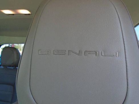 Used 2022 GMC Canyon Denali AWD/4WD image 19