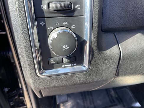 Used 2014 RAM 1500 Laramie w/ Convenience Group image 16