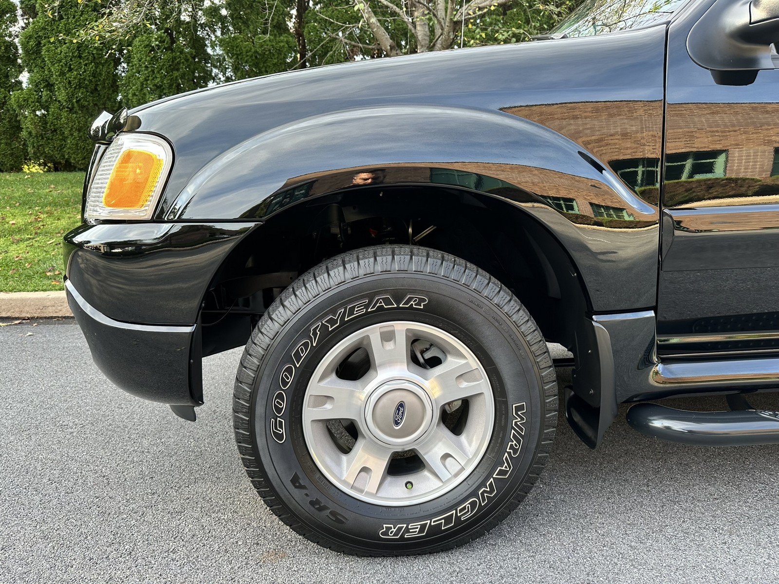 Used 2004 Ford Explorer Sport Trac 4x4 image 70