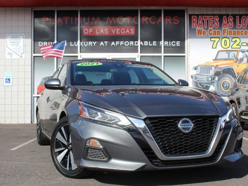 Used 2021 Nissan Altima 2.5 SV FWD image 1