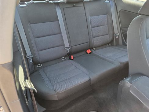 Used 2013 Volkswagen Golf 2-Door FWD image 18