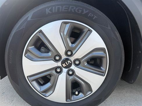 Used 2019 Kia Niro LX FWD image 11
