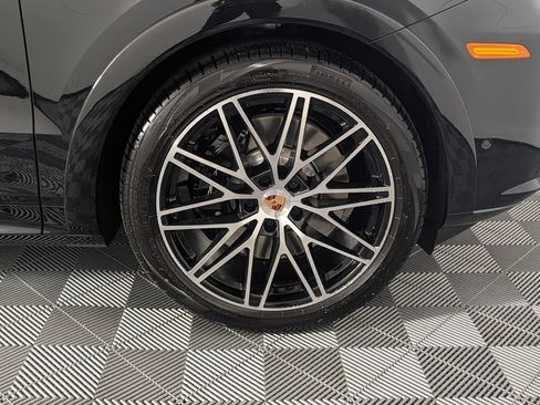 New 2026 Porsche Cayenne GTS AWD/4WD image 14
