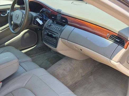 Used 2004 Cadillac De Ville w/ Equipment Group FWD image 20