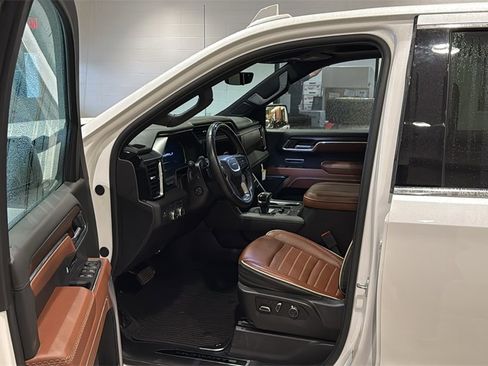 Used 2025 GMC Sierra 1500 Denali Ultimate image 22