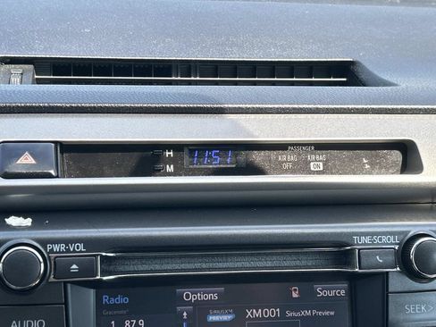 Used 2015 Toyota RAV4 XLE AWD/4WD image 31