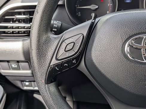 Used 2020 Toyota C-HR LE image 23