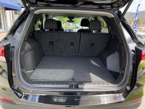 Used 2024 Chevrolet Equinox LT FWD image 10
