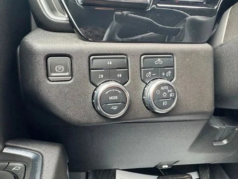 Used 2024 GMC Sierra 3500 SLE w/ SLE Value Package AWD/4WD image 23