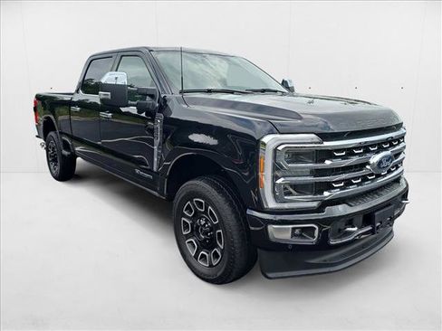 Used 2024 Ford F250 Platinum image 3