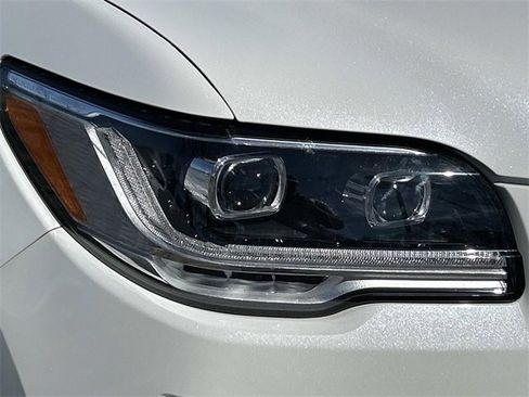 Used 2024 Lincoln Navigator Reserve image 10