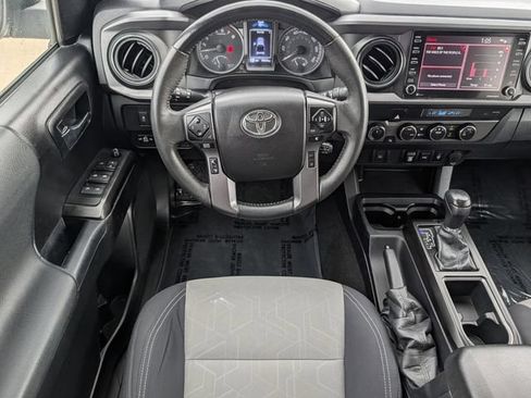 Used 2021 Toyota Tacoma TRD Off-Road AWD/4WD image 12