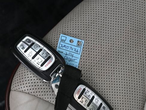 Used 2019 Chrysler Pacifica Limited image 19