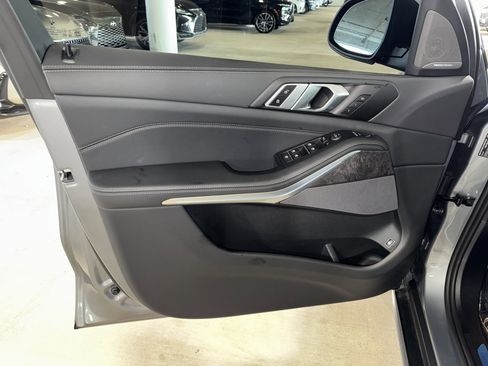 Certified 2025 BMW X5 xDrive50e w/ Premium Package image 17