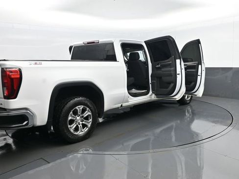 Used 2022 GMC Sierra 1500 SLE w/ X31 Off-Road Package image 29