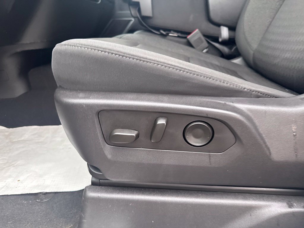 Used 2024 Chevrolet Silverado 1500 LT AWD/4WD image 15