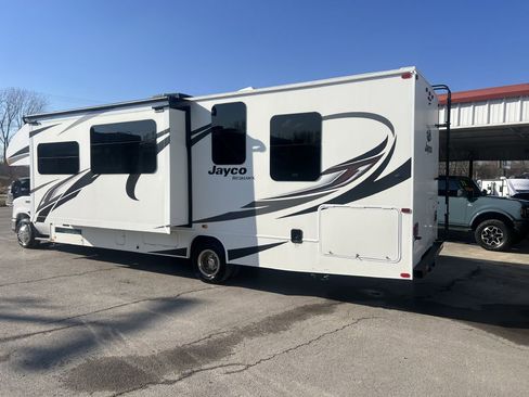 Used 2022 Ford E-450 and Econoline 450 Super Duty w/ Motorhome Prep Package image 6