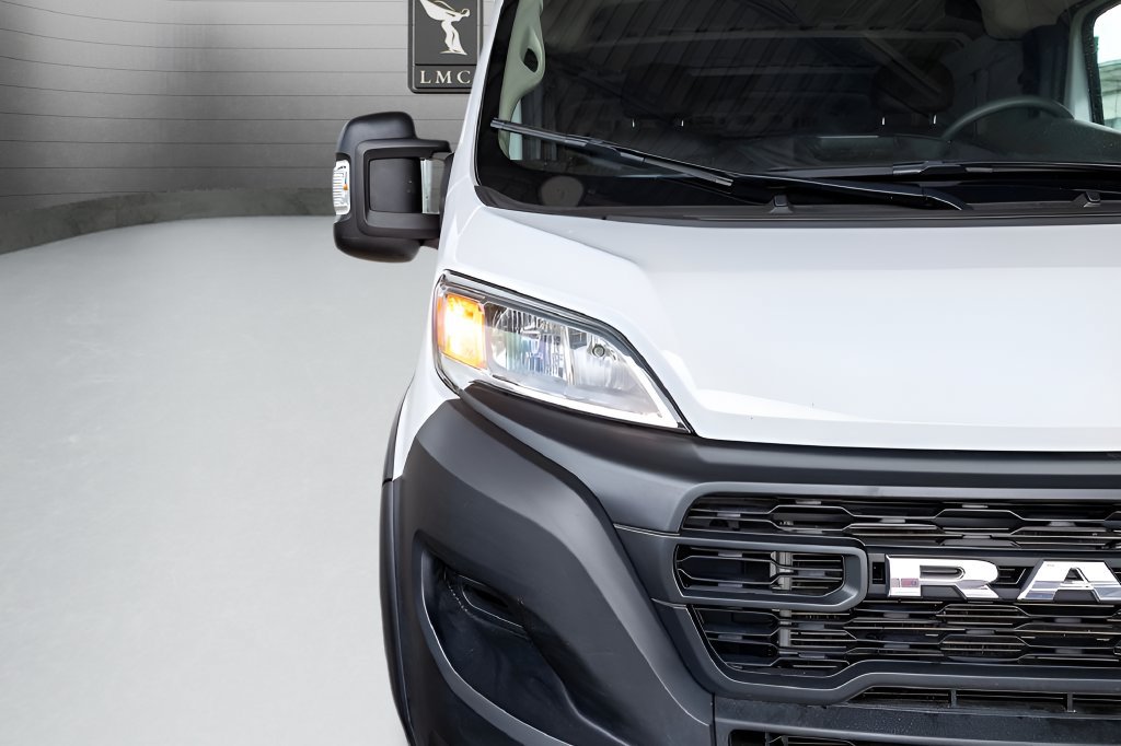 Used 2025 RAM ProMaster 2500 w/ Convenience Group FWD image 12