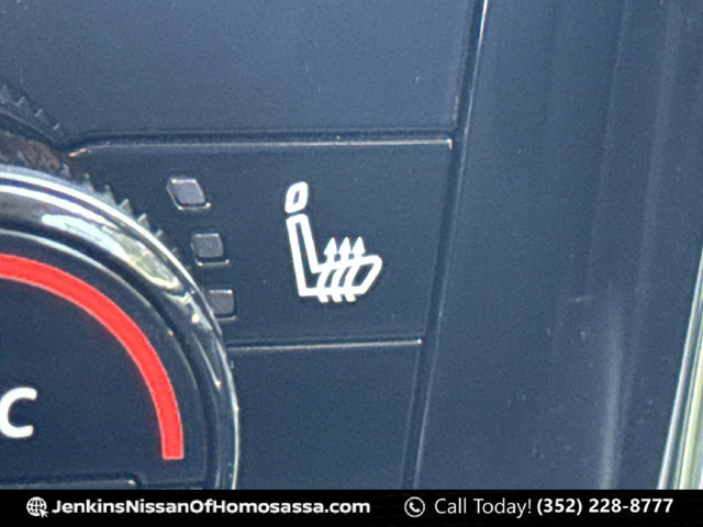 Certified 2025 Nissan Rogue SL FWD image 42