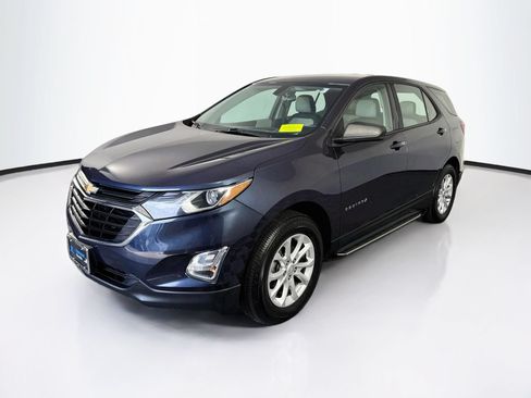Used 2019 Chevrolet Equinox LS AWD/4WD image 3