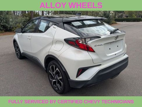 Used 2019 Toyota C-HR XLE image 7