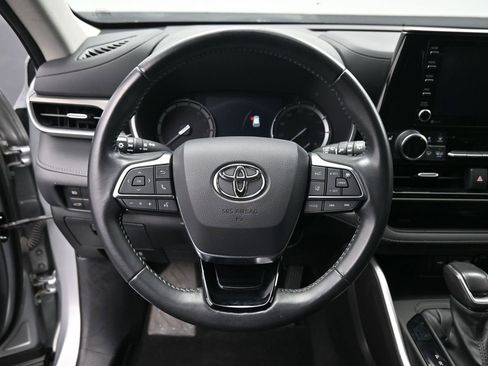 Certified 2021 Toyota Highlander XLE image 16