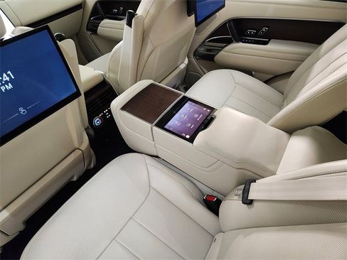 Used 2023 Land Rover Range Rover Autobiography image 30