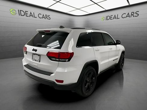 Used 2019 Jeep Grand Cherokee Laredo RWD image 5