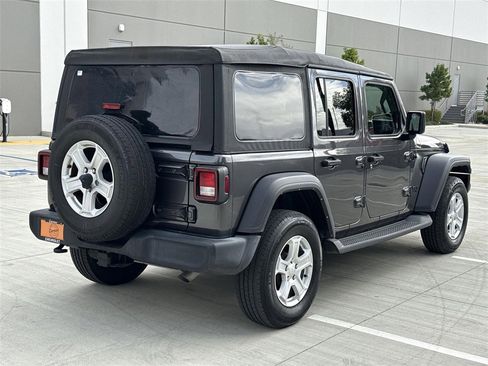 Used 2022 Jeep Wrangler Unlimited Sport image 3