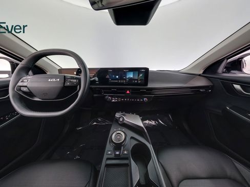 Used 2025 Kia EV6 Wind RWD image 25