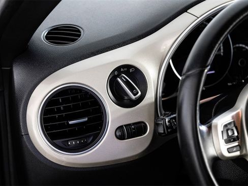 Used 2016 Volkswagen Beetle 1.8T SE image 22