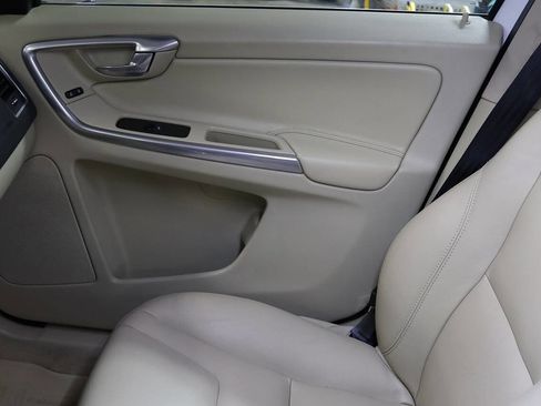 Used 2016 Volvo XC60 T5 Premier image 15