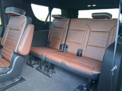 Used 2023 GMC Yukon XL Denali Ultimate AWD/4WD image 25