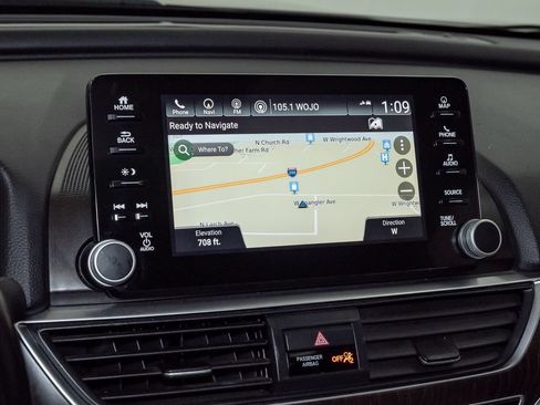 Used 2018 Honda Accord Touring image 18