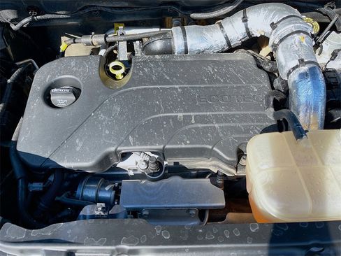 Used 2022 Chevrolet Trax LT w/ LT Convenience Package image 27