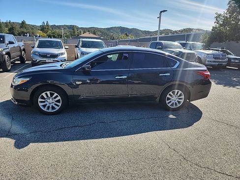 Used 2017 Nissan Altima 2.5 S w/ Power Driver Seat Package image 2