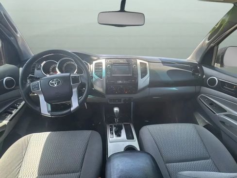 Used 2013 Toyota Tacoma PreRunner w/ SR5 Pkg RWD image 19