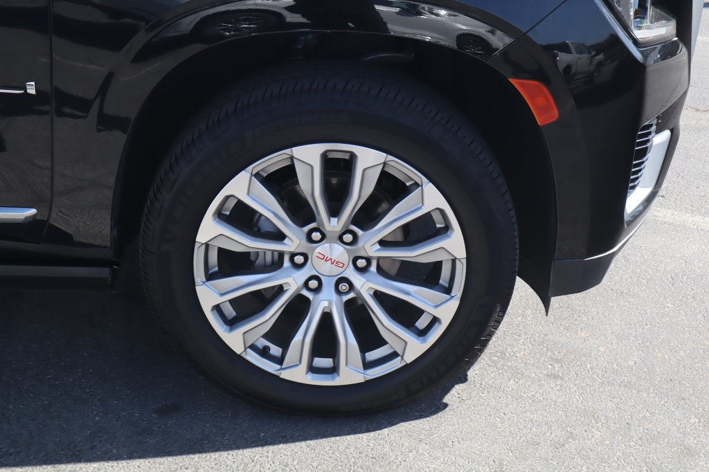 Used 2022 GMC Yukon Denali AWD/4WD image 13